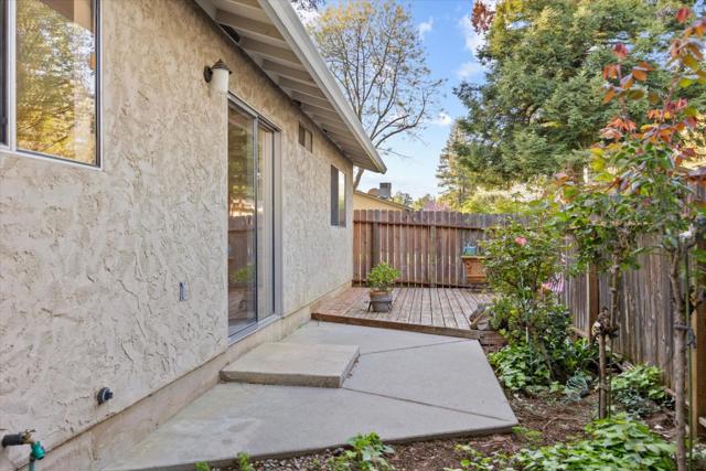 976 Jenooke Lane, Chico CA: https://media.crmls.org/mediaz/c9a8da62-1259-4772-9d60-918f3322fb84.jpg