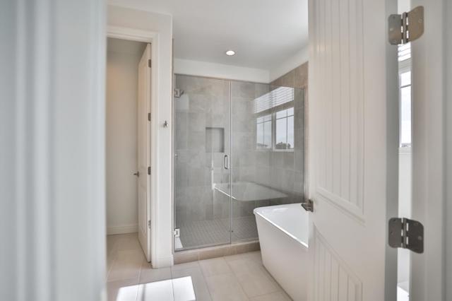 592 Santa Lucia Way, Marina CA: https://media.crmls.org/mediaz/c9a90d02-b60e-4509-83b6-f76a4b4ce2b6.jpg