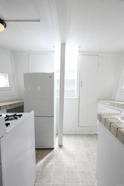 732 3rd Street, Encinitas CA: https://media.crmls.org/mediaz/c9a98599-c264-4934-bdcb-6f29bffce828.jpg