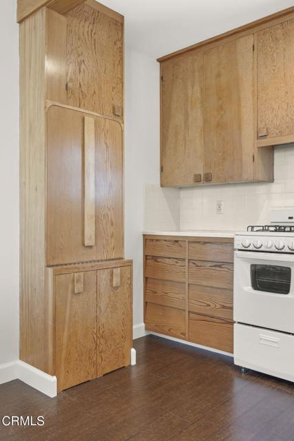 109 Shamrock Drive, Ventura CA: https://media.crmls.org/mediaz/c9ab12fd-5a64-4f85-aee0-8ef07fd4366f.jpg