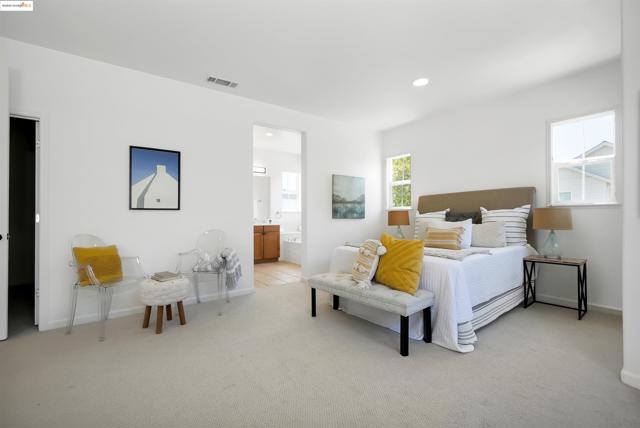 1165 Cottage Ln, Hercules CA: https://media.crmls.org/mediaz/c9ab7fbc-1d76-475f-b6a9-180e5d1007e3.jpg