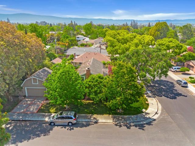 632 Saint Claire Drive, Palo Alto CA: https://media.crmls.org/mediaz/c9abc497-5278-4376-9d3d-e539651b81ad.jpg