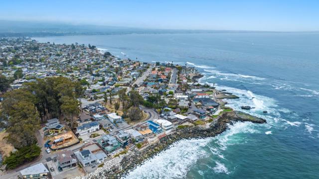 22818 E Cliff Drive, Santa Cruz CA: https://media.crmls.org/mediaz/c9abe102-3882-42dc-8e14-0045abaee985.jpg