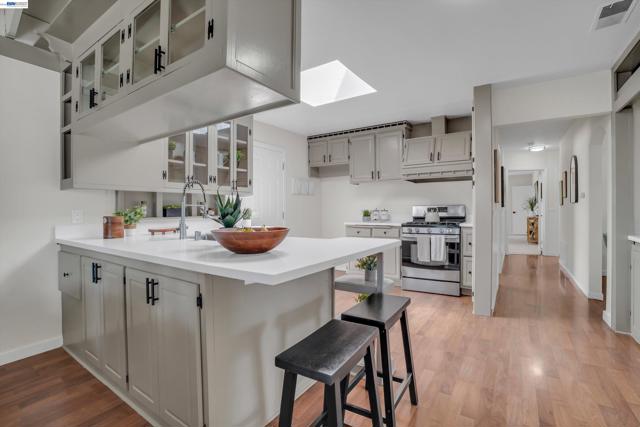 Image 18 of 36 For 16188 Yale Ave