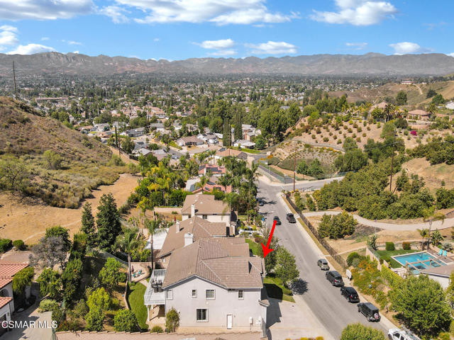 659 N Muirfield Avenue, Simi Valley CA: https://media.crmls.org/mediaz/c9ac9992-4225-40df-a1e1-4c9ae96cd835.jpg