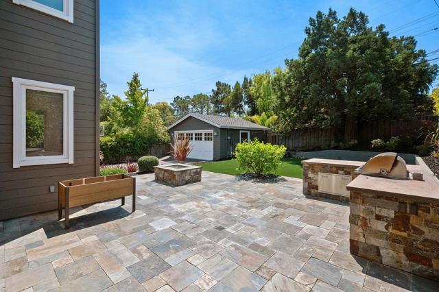 1509 Los Montes Drive, Burlingame CA: https://media.crmls.org/mediaz/c9acbe56-5b9c-473b-9adc-136987726bcd.jpg