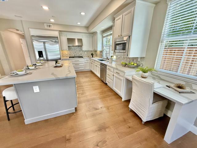 5825 Dresslar Cir, Livermore CA: https://media.crmls.org/mediaz/c9aceedc-952b-4202-8f70-dd6607ad57bb.jpg