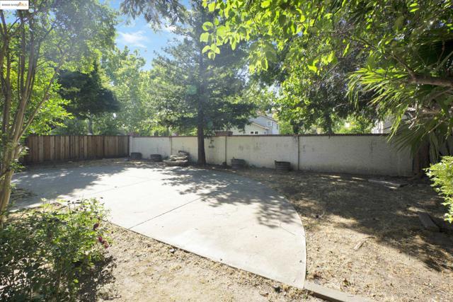 5014 Prairie Way, Antioch CA: https://media.crmls.org/mediaz/c9ad1602-5476-48ea-9a46-550761532a17.jpg