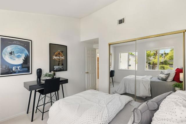 830 Portwalk Place, Redwood City CA: https://media.crmls.org/mediaz/c9ad38bf-58dd-44ca-959e-a2d0393f1b52.jpg