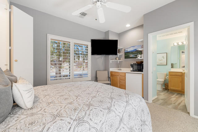 37396 Pineknoll Avenue, Palm Desert CA: https://media.crmls.org/mediaz/c9ad8bab-23ad-4440-a7ed-9b48856df6e7.jpg