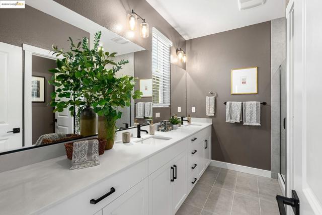 28946 Parkridge Lp, Hayward CA: https://media.crmls.org/mediaz/c9adaa31-4457-4c88-bdf7-5661c4a965a4.jpg