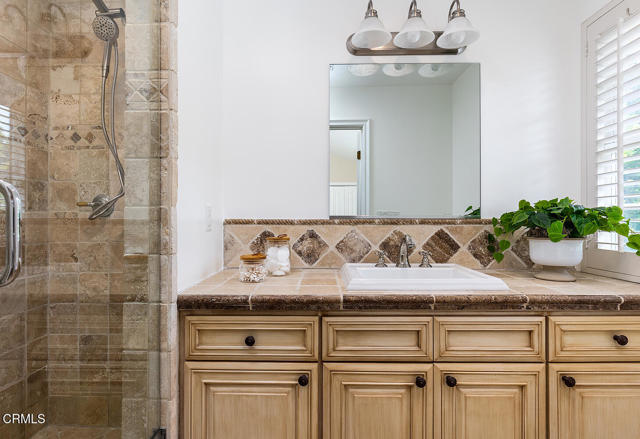 Detail Gallery Image 34 of 46 For 15450 Briarwood Dr, Sherman Oaks,  CA 91403 - 4 Beds | 4/1 Baths