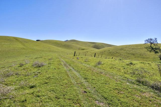 0 Bella Madeira Lane, San Jose CA: https://media.crmls.org/mediaz/c9ae817b-05db-4846-9495-e2f7cc38c007.jpg