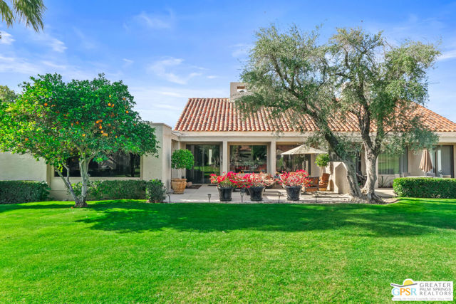 138 Desert West, Rancho Mirage CA: https://media.crmls.org/mediaz/c9aeac3c-8432-4777-acd9-b8d5b709dbd7.jpg
