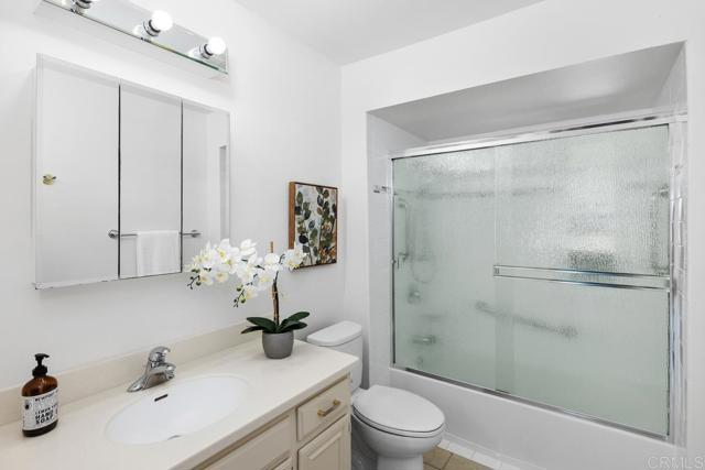 2294 Caminito Castillo, La Jolla CA: https://media.crmls.org/mediaz/c9aedd92-7092-4f2b-bf5b-c825683156c9.jpg