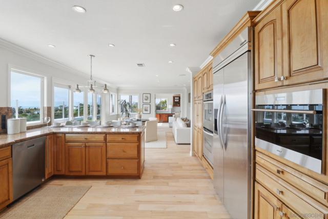 2142 Bulrush, San Diego CA: https://media.crmls.org/mediaz/c9af8126-d717-4404-a1f0-9d49ff5ac6bb.jpg