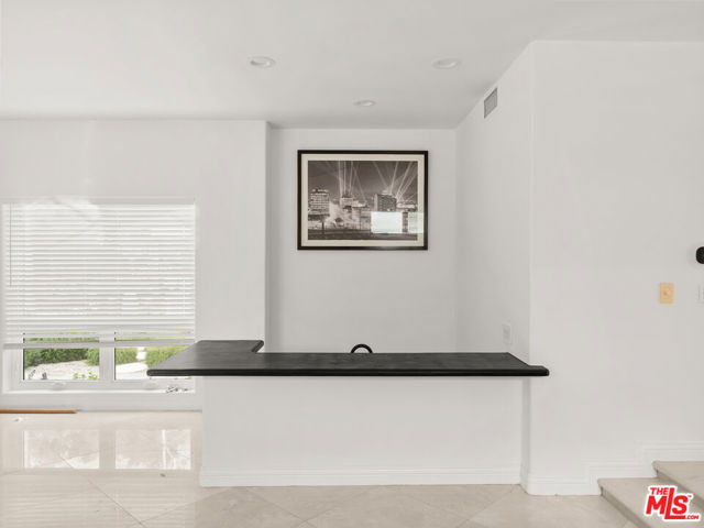 9606 Arby Drive, Beverly Hills CA: https://media.crmls.org/mediaz/c9b01b78-c706-40ae-9ec6-7ec900f93406.jpg