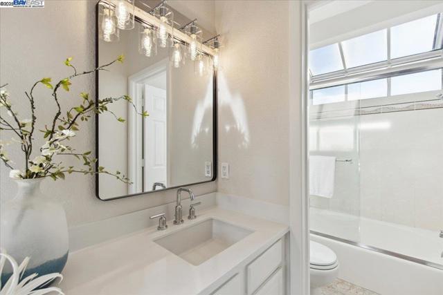 2211 Oakland Ave, Pleasanton CA: https://media.crmls.org/mediaz/c9b035ee-7880-40df-82cd-60cc05e54155.jpg