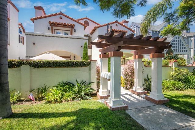 246 C Avenue, Coronado CA: https://media.crmls.org/mediaz/c9b06977-fbe0-4305-8e87-ab8abc929fbf.jpg