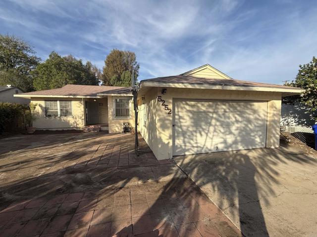 5252 Oak Park Drive, San Diego CA: https://media.crmls.org/mediaz/c9b0b147-fa79-46ef-81a9-5f7a104ab15f.jpg