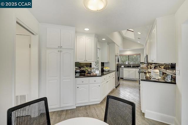 3535 Terra Granada Dr, Walnut Creek CA: https://media.crmls.org/mediaz/c9b0b41e-63a0-4cb7-8707-da79ba69d449.jpg