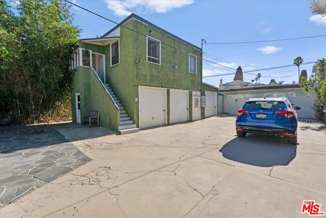 3947 Huron Avenue photo 17