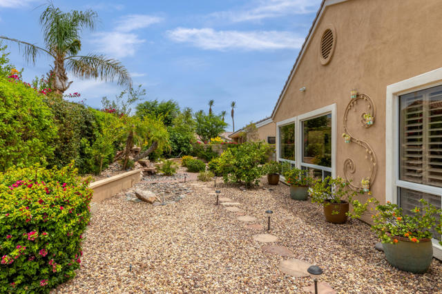 78368 Sunrise Canyon Avenue, Palm Desert CA: https://media.crmls.org/mediaz/c9b1b10e-dae1-4731-83ed-5f7b283b25cb.jpg