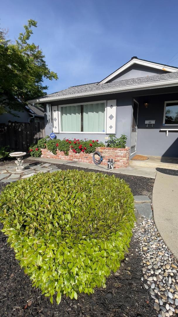 1681 La Pradera Drive, Campbell CA: https://media.crmls.org/mediaz/c9b1b80e-292f-4027-8e5a-97adeb83bf8b.jpg