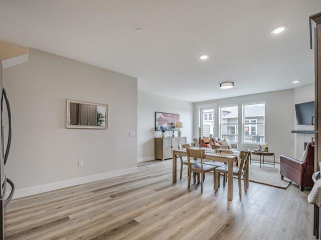 121 Aptos Village Way, Aptos CA: https://media.crmls.org/mediaz/c9b1e48f-c373-4063-801a-39f62da71a7e.jpg