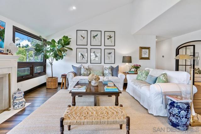 350 Punta Baja Dr, Solana Beach CA: https://media.crmls.org/mediaz/c9b23539-cc00-437c-be8c-4aa2003b532f.jpg