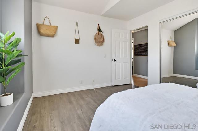 554 Friendly Ct E, El Cajon CA: https://media.crmls.org/mediaz/c9b397d1-3595-4ce6-8812-721ad2b1ff3c.jpg