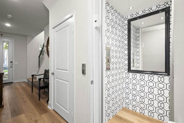 Detail Gallery Image 2 of 50 For 2049 Bravo Loop #6,  Chula Vista,  CA 91915 - 3 Beds | 3 Baths