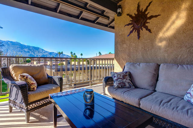 31200 Landau Boulevard, Cathedral City CA: https://media.crmls.org/mediaz/c9b40d93-7ba2-42cb-8953-12cdc1a2dae1.jpg
