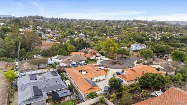1918 Odell Cir, Vista CA: https://media.crmls.org/mediaz/c9b4636e-c56b-4e5b-893f-13df83978eba.jpg