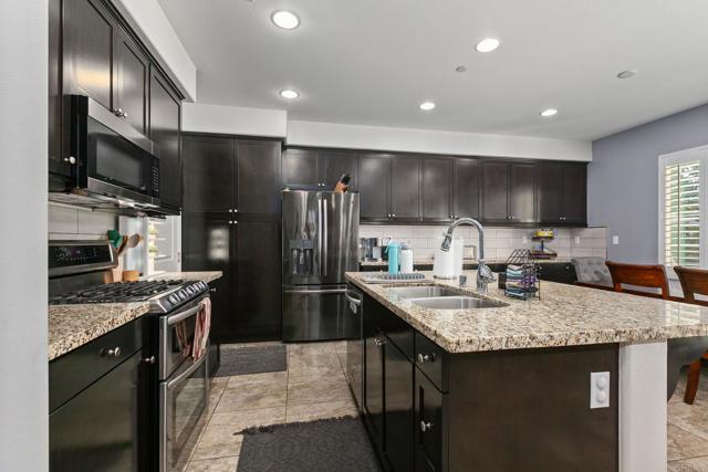 360 Calle Vela, San Marcos CA: https://media.crmls.org/mediaz/c9b48bc4-4e97-4e26-bea8-a92ad5d6d21a.jpg