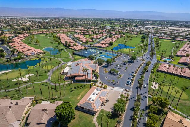 168 Camino Arroyo S, Palm Desert CA: https://media.crmls.org/mediaz/c9b48df2-193d-428c-bd23-41e73c1aafca.jpg