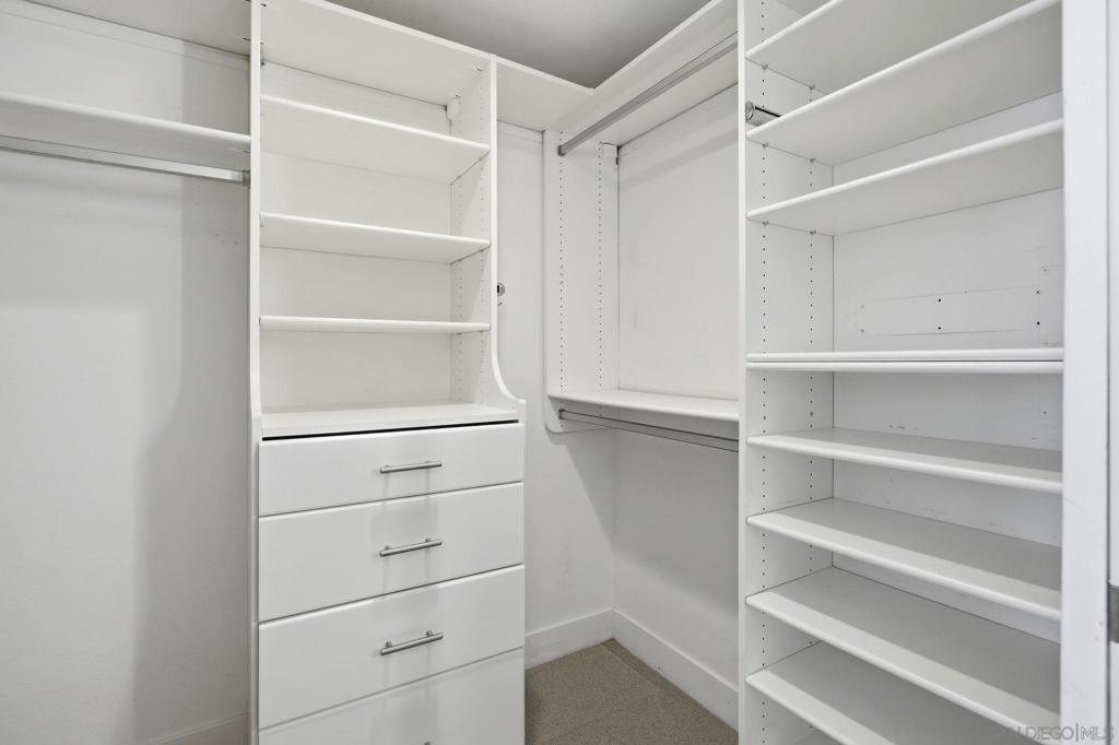 2500 Torrey Pines Rd - photo 15