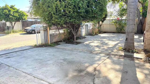 315 Garden Street, East Palo Alto CA: https://media.crmls.org/mediaz/c9b580fd-8a10-4f02-b8b7-218299a272a4.jpg