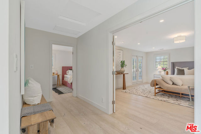 632 S Arden Boulevard, Los Angeles CA: https://media.crmls.org/mediaz/c9b5b459-1ad1-4770-81b1-e981419fe781.jpg