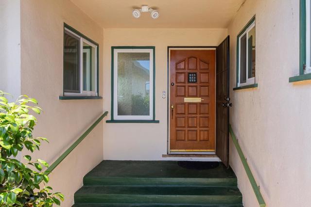 7 Setter Place, Monterey CA: https://media.crmls.org/mediaz/c9b5f5bf-d5a6-4f36-b21d-68a63a25827e.jpg