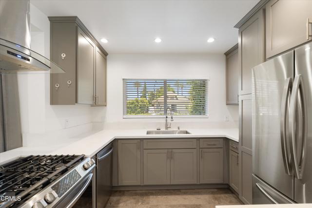 2664 S La Brea Avenue, Los Angeles CA: https://media.crmls.org/mediaz/c9b60db0-695d-4847-9dd8-3e7bffd9f1b3.jpg