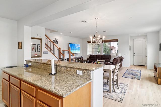 1709 Santa Carolina, Chula Vista CA: https://media.crmls.org/mediaz/c9b67781-4394-4370-9a14-06ddad1bebc0.jpg