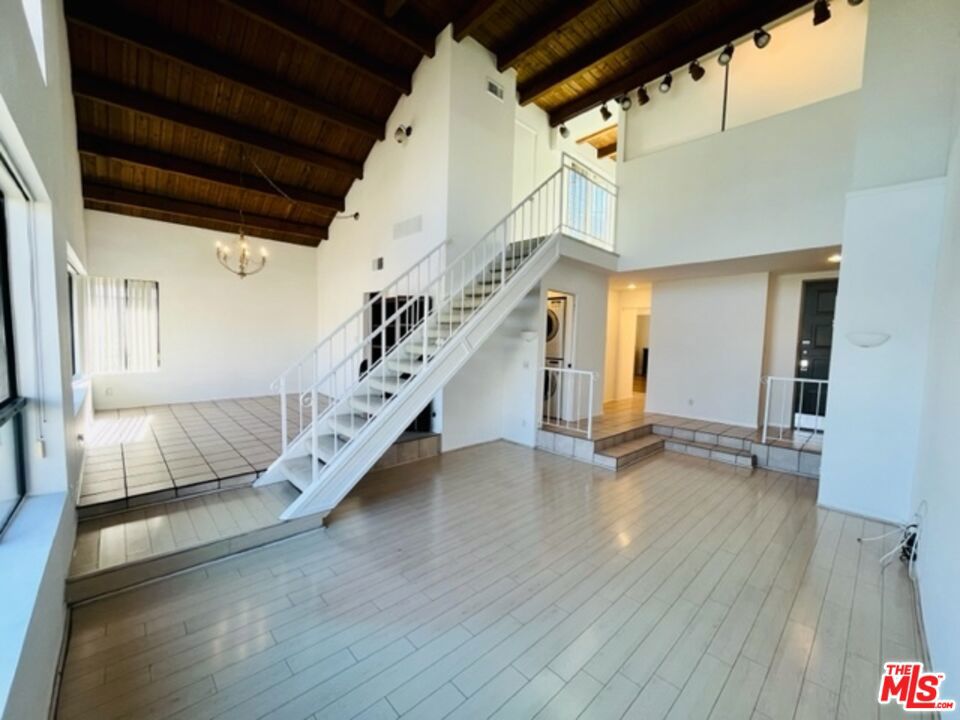 221 S Gale Drive #401