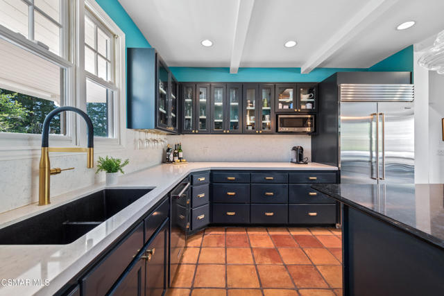 6144 1/4 Chesebro Road, Agoura Hills CA: https://media.crmls.org/mediaz/c9b99f46-2a40-48fb-bc52-079a46d404ef.jpg