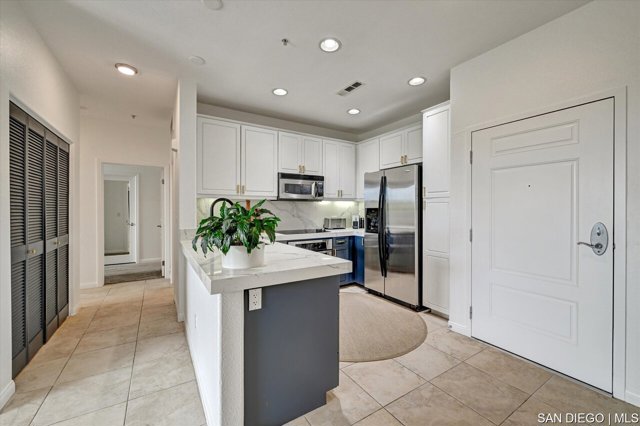 3877 Pell PL, San Diego CA: https://media.crmls.org/mediaz/c9b9e82e-9b09-4df6-bbfe-268ca052c94e.jpg
