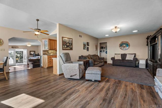 Detail Gallery Image 17 of 49 For 4057 Calavo Dr, La Mesa,  CA 91941 - 3 Beds | 2 Baths