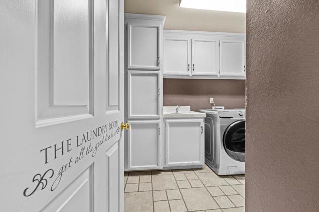 151 Tierra Del Sol, Hollister CA: https://media.crmls.org/mediaz/c9baa29b-aced-41c4-8c36-77faeb0b6892.jpg