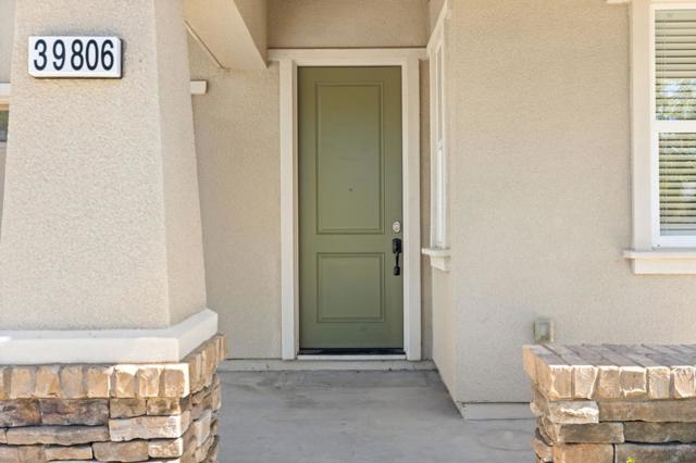 39806 Tomcod Street, Newark CA: https://media.crmls.org/mediaz/c9baaa9f-1176-4ac7-81c9-a619029bff4e.jpg