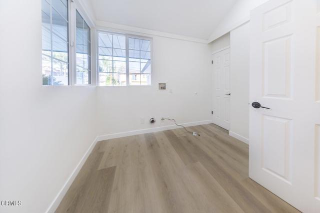 Detail Gallery Image 19 of 24 For 19314 Valerio St, Reseda,  CA 91335 - 3 Beds | 2/1 Baths