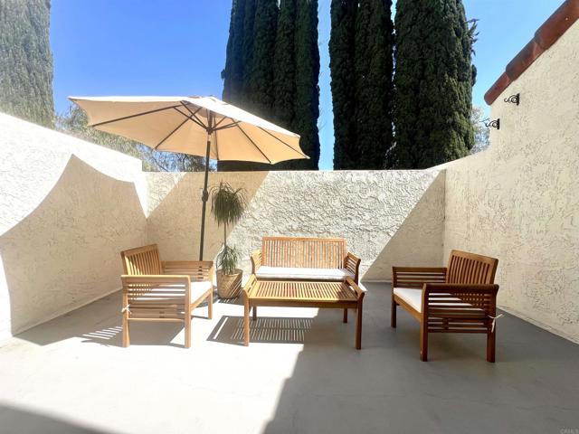 6755 Caminito Del Greco, San Diego CA: https://media.crmls.org/mediaz/c9bb5e3a-f27c-4817-ac84-e7adeb43c692.jpg